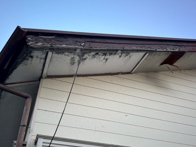 軒天の痛みの原因を辿ると他の場所の不具合が見つかることもあります